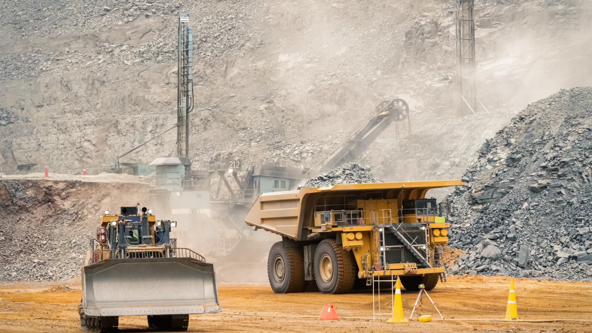 Attracts Coeur Mining