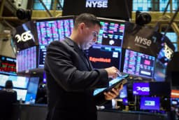 S&P Rebounds / Gold M&A / Bitcoin Caution